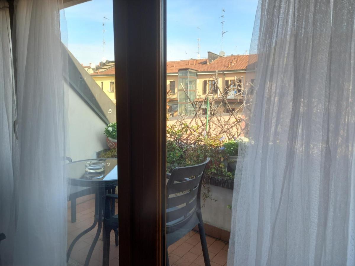 The Boheme Vintage Junior Suite ---- Cozy & Quiet & Comfortable With Private Bathroom & Fully Equipped Kitchenette & Cozy Balcony - Lift To 4Th Floor - Metro' Verde -Green Subway Porta Genova Milano Exteriör bild